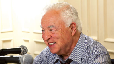 Arthur Frommer in 2007 at a roundtable discussion hosted by Travel Weekly.