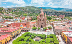 La Parroquia de San Miguel Arcangel, the 18th-century, pastel-pink church that is the centerpiece of San Miguel de Allende.